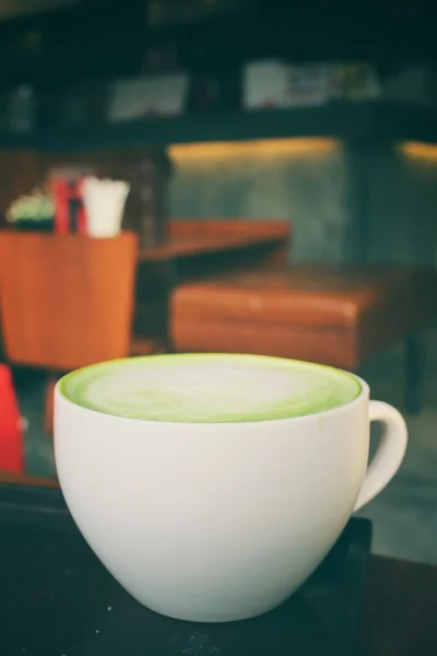 Green tea and milk — Stock Photo, Image