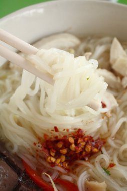 Vietnamca pho şehriye