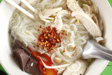 Vietnamca pho şehriye