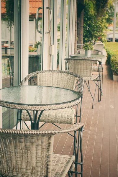 Stoelen in een restaurant — Stockfoto