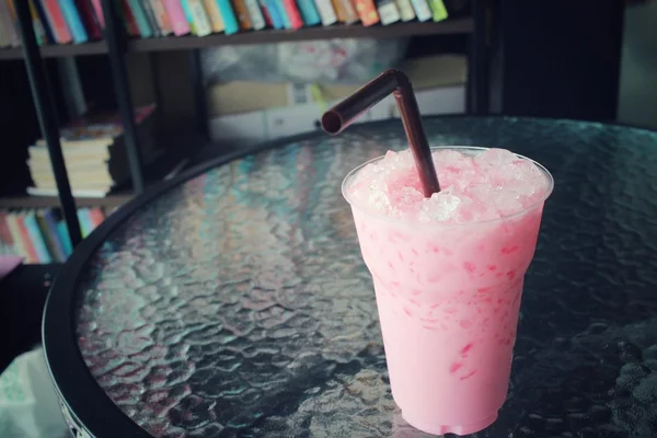 Strawberry milkshake — Stock Photo, Image