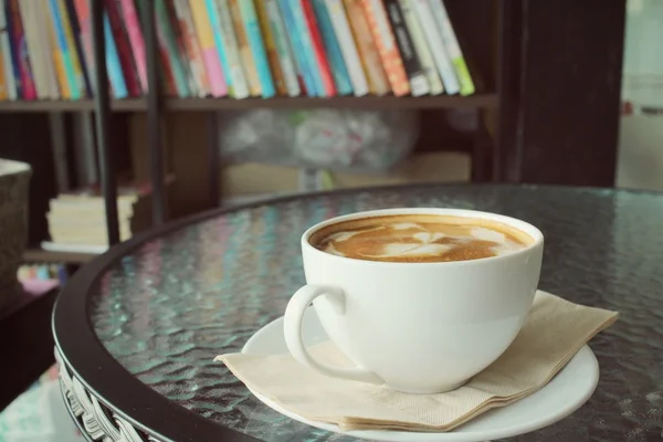 Vintage latte art coffee — Stock Photo, Image