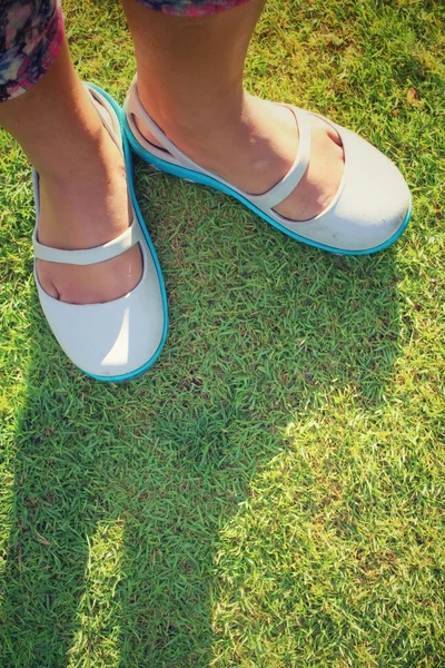 Селфи обуви с тенью — стоковое фото