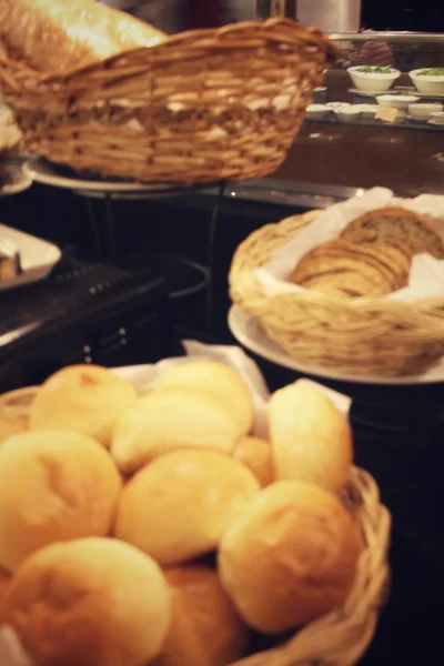 Niewyraźne świeżego chleba w sklepie piekarni — Zdjęcie stockowe
