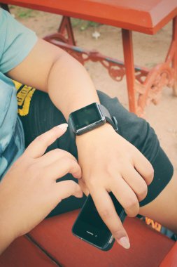 Smartwatch kadın elle