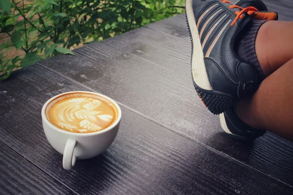 Selfie de café com sapatos — Fotografia de Stock