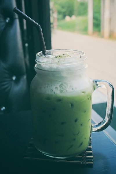 Té verde helado y leche —  Fotos de Stock