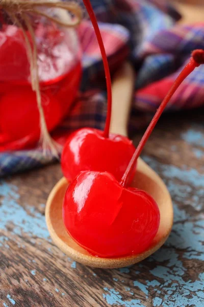 Cerejas em calda — Fotografia de Stock