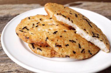 Aperatif senbei pirinç kek Japon 