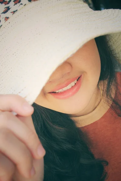 Happy woman with hat on summer — Stock Photo, Image