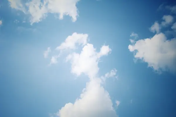 Nubes en el cielo azul. —  Fotos de Stock