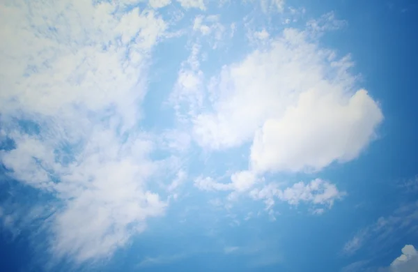 青い空の雲. — ストック写真