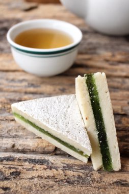 Sıcak çay ile Hint Tatlılar