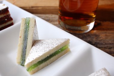 Sıcak çay ile Hint Tatlılar