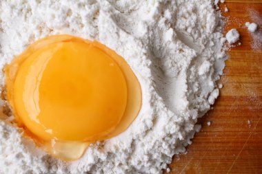 yumurta ve un