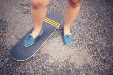 Kaykaylı genç kız