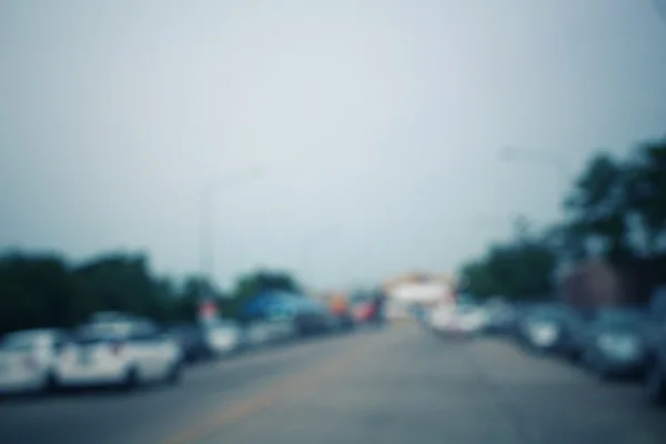 道路上の車のせいで — ストック写真