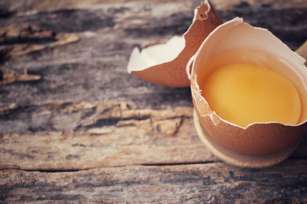 Huevos crudos —  Fotos de Stock