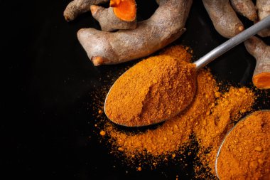 Kökleri ve toz zerdeçal