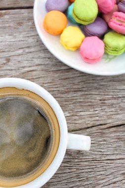 Sıcak kahve ile Fransızca macaroons