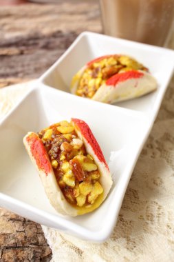 Süt çay ile Hint Tatlılar