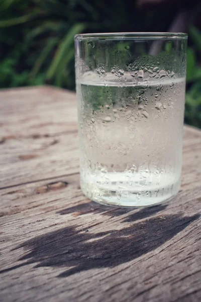 Wasser trinken — Stockfoto