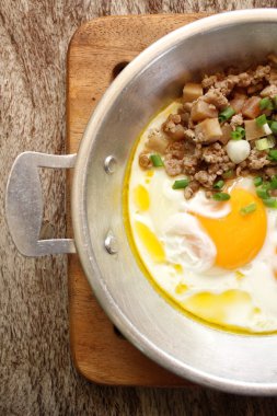 Pan kızarmış yumurta ile Kahvaltı