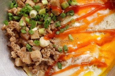 Pan kızarmış yumurta ile Kahvaltı