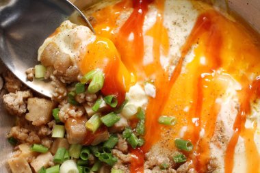 Pan kızarmış yumurta ile Kahvaltı