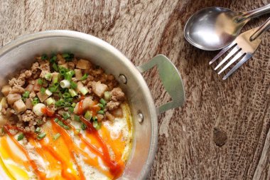 Pan kızarmış yumurta ile Kahvaltı