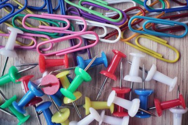 Dizi itme pimleri ve ataç