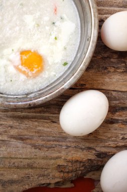 Yumurta ile pirinç çorbası