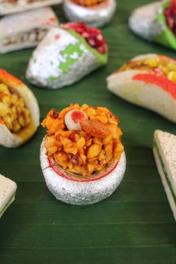 Muz Yaprak üzerinde Hint Tatlılar