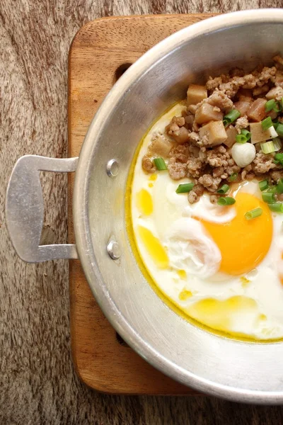 Pan kızarmış yumurta ile Kahvaltı