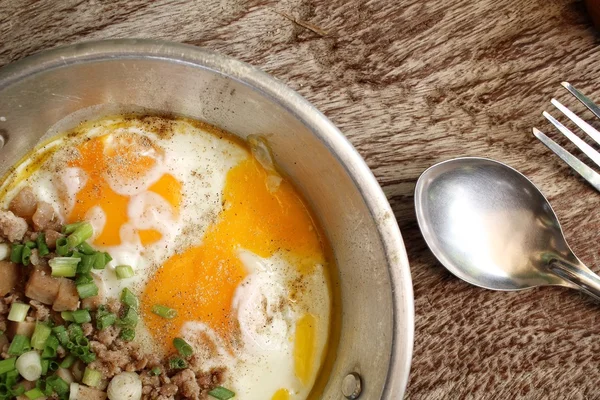 Pan kızarmış yumurta ile Kahvaltı