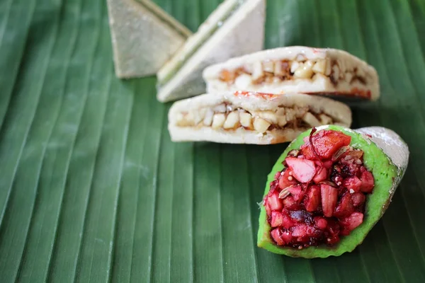 Indian sweets on banana leaf — Stock Photo, Image