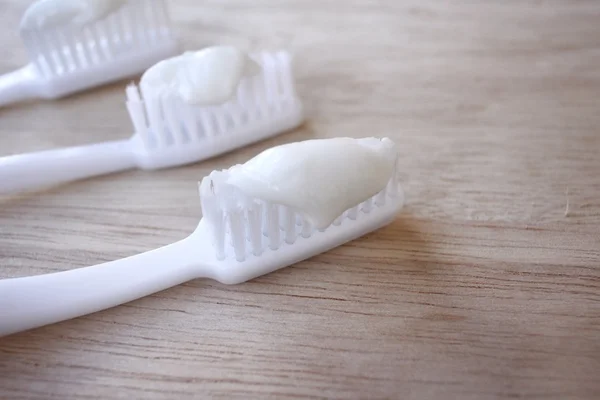 Tandborste med toothpast — Stockfoto