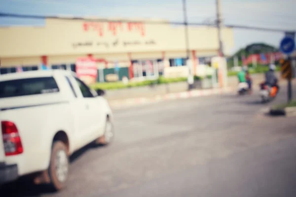 Embaçado de carro na estrada — Fotografia de Stock