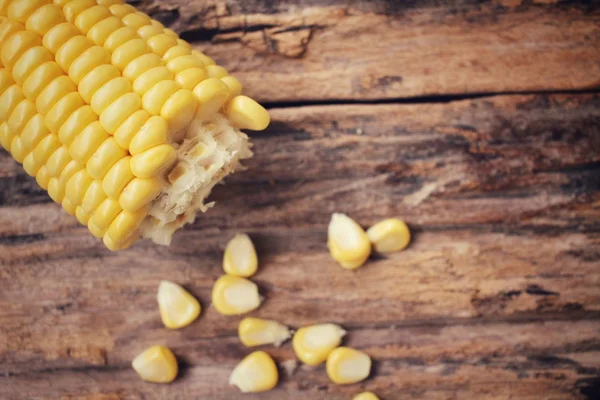 Čerstvé kukuřice a semena — Stock fotografie