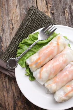 Vietnamca erişte rulo