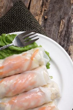 Vietnamca erişte rulo