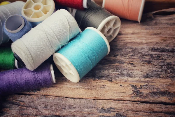 Bobbins colorful threads — Stock Photo, Image