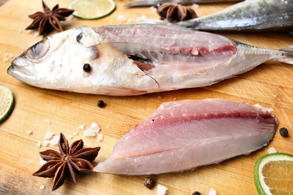 Çiğ taze balık fileto — Stok fotoğraf