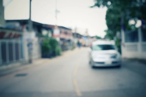 道路上の車のせいで — ストック写真