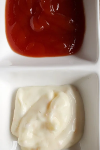 Ketchup con salsa di maionese — Foto Stock