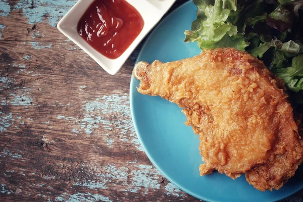 Fried chicken with ketchup sauce — Stock Photo, Image