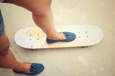 Kaykaylı genç kız