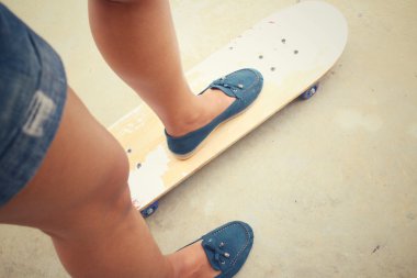 Kaykaylı genç kız