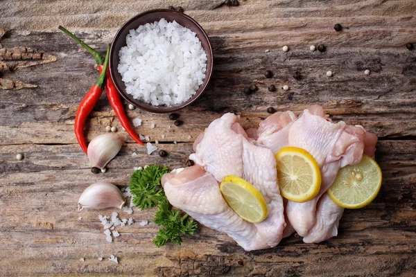 Alitas de pollo crudas — Foto de Stock