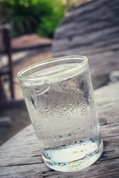 Wasser trinken — Stockfoto